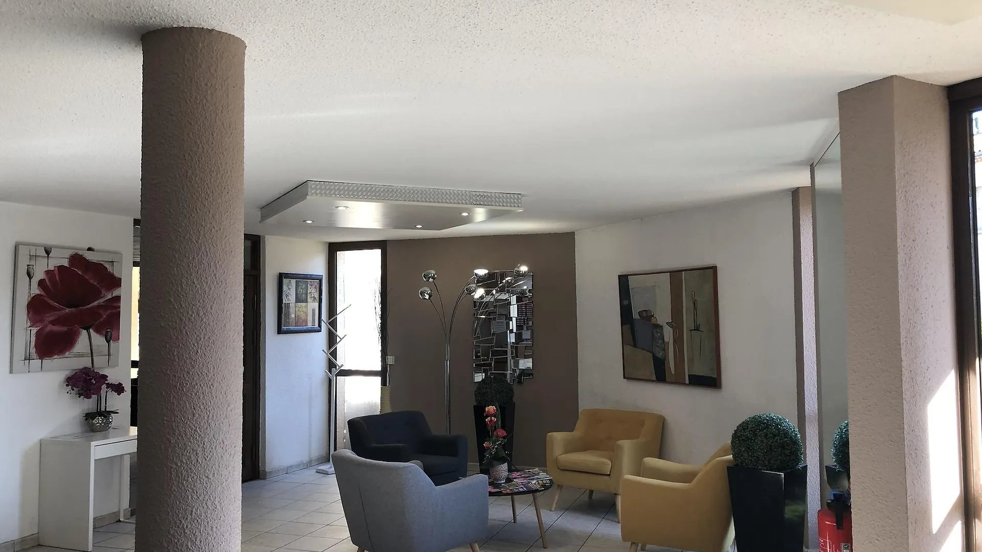 **  Brit Hotel Toulon - La Valette France