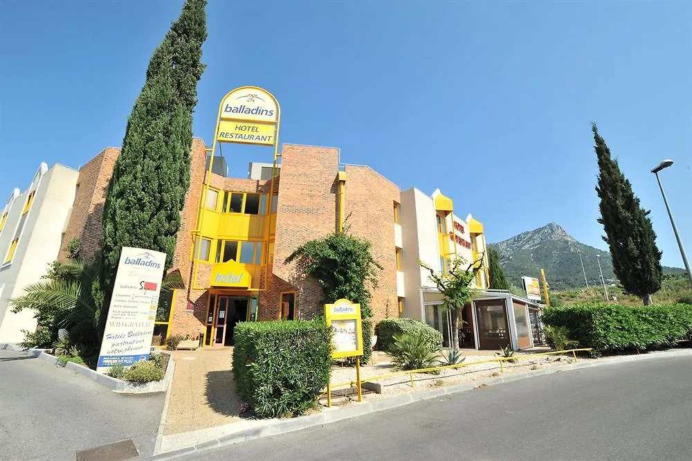 **  Brit Hotel Toulon - La Valette France